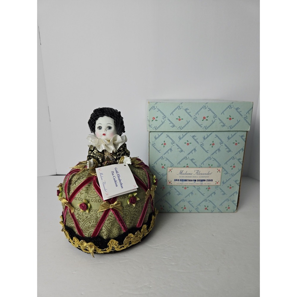 Madame Alexander doll Gold Elizabethan Pin Cushion‎ w/ box 25645